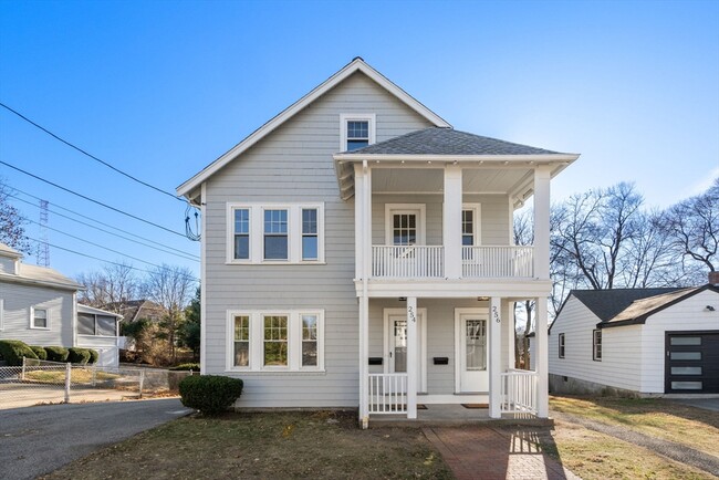 256 Webster St in Newton, MA - Foto de edificio - Building Photo