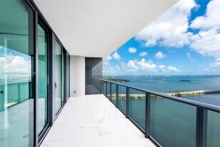 3131 NE 7th Ave, Unit 3403 in Miami, FL - Building Photo