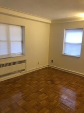105 Wakefield Ave in Yonkers, NY - Foto de edificio - Building Photo