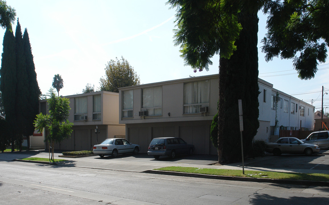 1518-1522 N Bush St in Santa Ana, CA - Building Photo