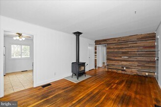 6451 Maplewood Dr in Falls Church, VA - Building Photo - Building Photo