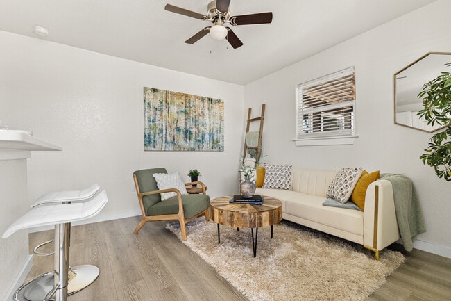 3409 Commercial Ave in San Antonio, TX - Building Photo - Building Photo