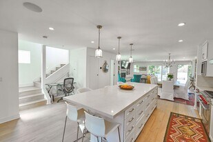 339 C Ave in Coronado, CA - Building Photo