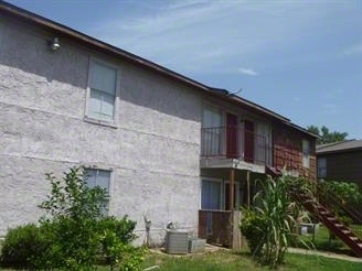 Whispering Oaks in Houston, TX - Foto de edificio - Building Photo