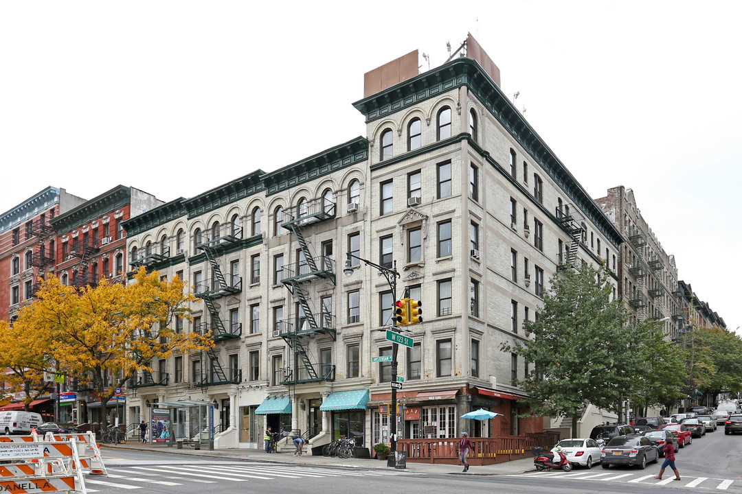 1268 Amsterdam Ave in New York, NY - Building Photo