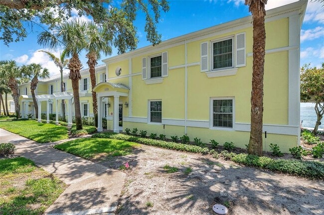 5260 Coquina Key Dr SE in St. Petersburg, FL - Building Photo - Building Photo