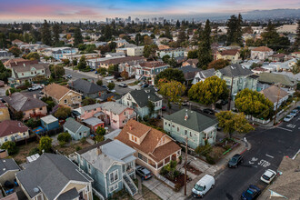 895 Oak St in Alameda, CA - Building Photo - Building Photo