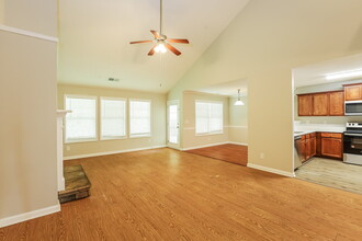 3925 Pine Village Pl in Loganville, GA - Building Photo - Building Photo