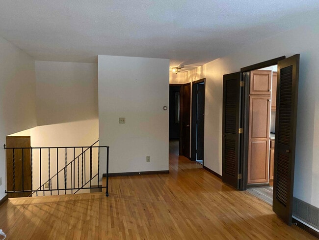 425 Edgewood Ave in Stillwater, MN - Building Photo - Building Photo