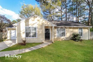 8920 Woodlake Ct in Jonesboro, GA - Building Photo