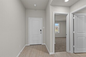 552 Crestridge Dr N in Cleburne, TX - Building Photo - Building Photo