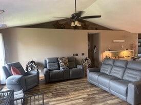 1801 Lynnette Ct in Eau Claire, WI - Building Photo