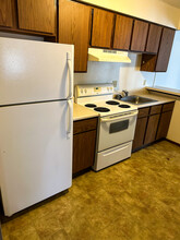 Williamsburg Apartments in Galesburg, IL - Building Photo - Building Photo