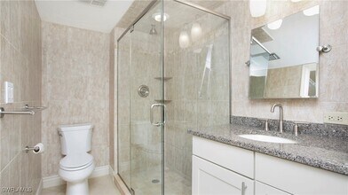 1545 Oyster Catcher Point in Naples, FL - Foto de edificio - Building Photo