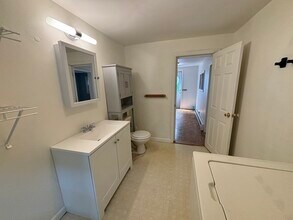 164 Bowen St in Boston, MA - Building Photo - Building Photo