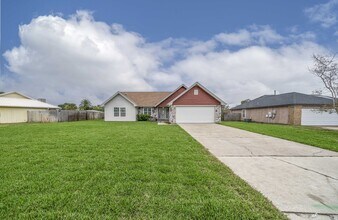 305 S Star Ave in Panama City, FL - Building Photo - Building Photo