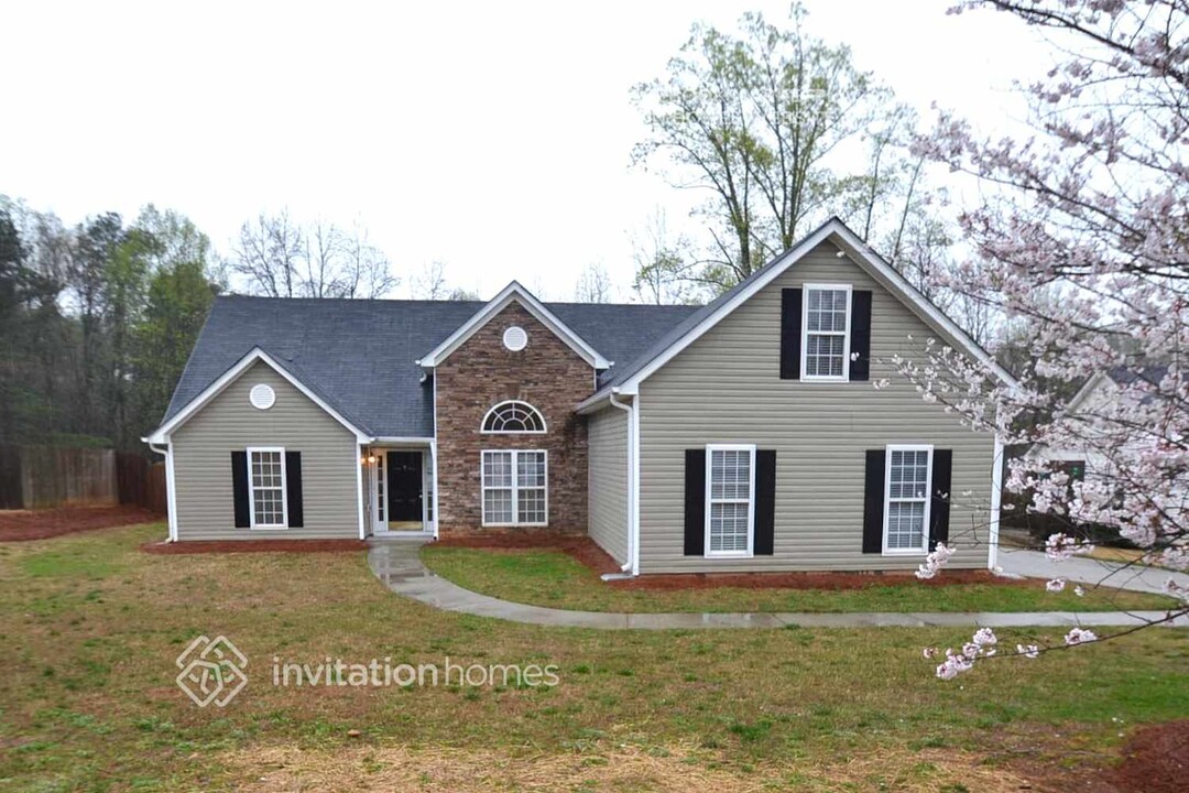 6357 Wilmington Way in Flowery Branch, GA - Building Photo