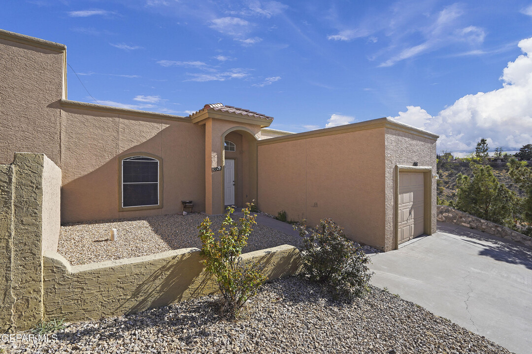 408 Irondale Dr in El Paso, TX - Building Photo