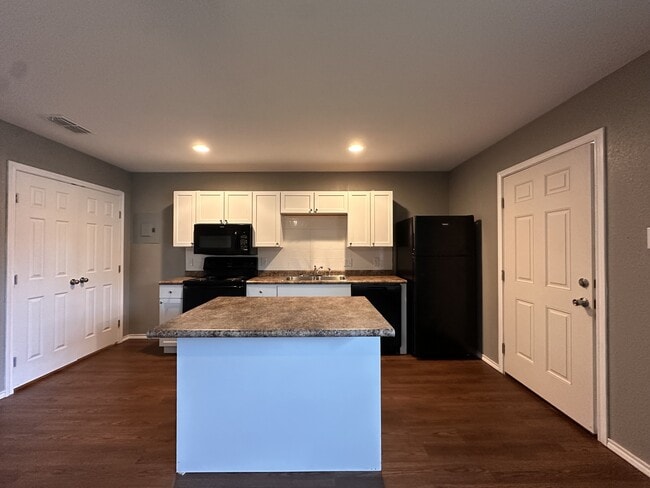 1736 Jennings St in Texarkana, TX - Building Photo - Building Photo