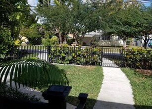 4630 SW 12th St in Miami, FL - Building Photo - Building Photo