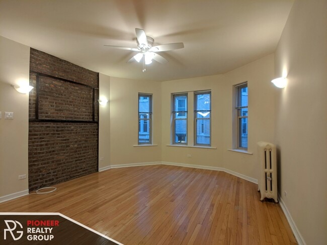 4237 N Paulina St, Unit 4227-E1 in Chicago, IL - Building Photo - Building Photo