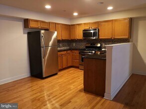 1223-25 Wood St, Unit A1 in Philadelphia, PA - Building Photo - Building Photo