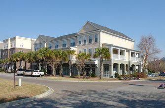 Daniel's Landing in Daniel Island, SC - Building Photo - Primary Photo