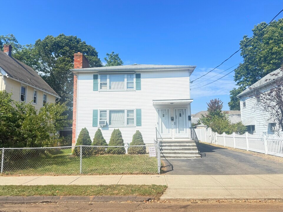 33 Jones St in West Haven, CT - Building Photo