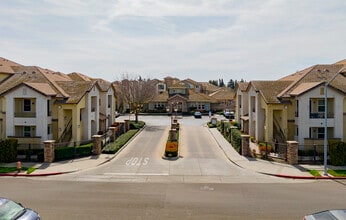 Balboa Park in Turlock, CA - Foto de edificio - Building Photo