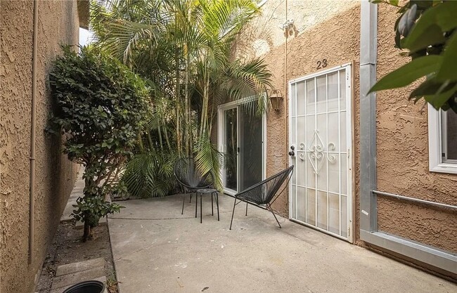 22718 Figueroa St, Unit 23 in Carson, CA - Foto de edificio - Building Photo