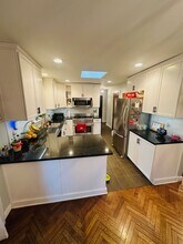 22W441 Arbor Ln in Glen Ellyn, IL - Building Photo - Building Photo