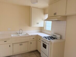 2608 Vanderbilt Ln, Unit #6 in Redondo Beach, CA - Building Photo - Building Photo