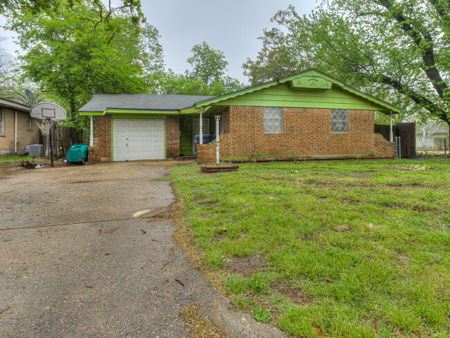 704 Flamingo Ave in Oklahoma City, OK - Building Photo - Building Photo