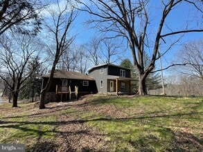 12399 Shue Ct in Glen Rock, PA - Building Photo - Building Photo