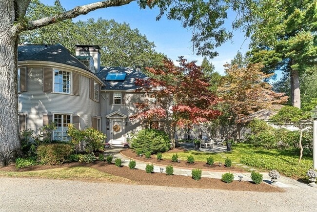 property at 2 Phillips Pond Rd