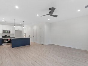5702 Elysian St in Houston, TX - Foto de edificio - Building Photo
