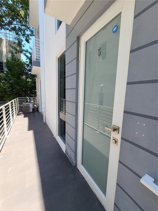 825 Michigan Ave, Unit 5 in Miami Beach, FL - Building Photo