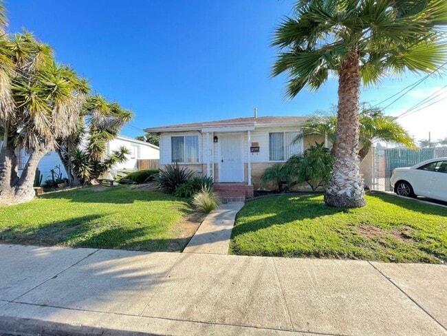 2739 Preece St in San Diego, CA - Building Photo - Building Photo