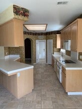 9805 Paper Moon Way in Bakersfield, CA - Building Photo - Building Photo