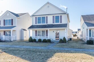 5975 Pennington Creek Dr in Dublin, OH - Building Photo - Building Photo