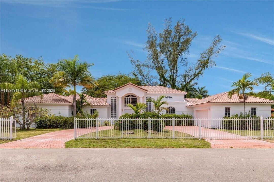 18420 SW 77th Ct in Cutler Bay, FL - Building Photo