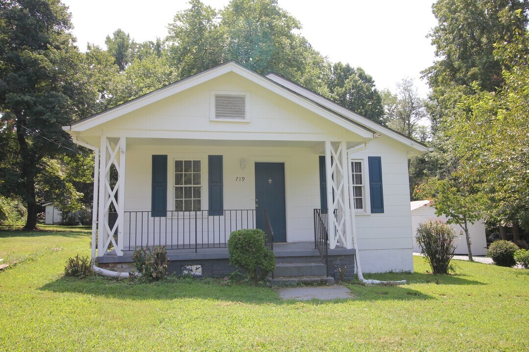 719 Carter Ave in Durham, NC - Building Photo