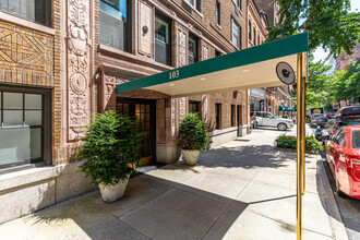 103 E 84th St in New York, NY - Building Photo - Building Photo