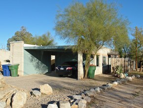 5823-5827 E 29th St in Tucson, AZ - Building Photo - Building Photo