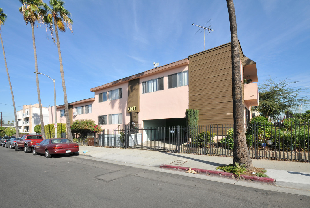 1157 S Serrano Ave in Los Angeles, CA - Foto de edificio