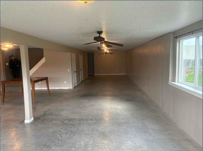 19202 McNabb Rd in Spencerville, IN - Building Photo - Building Photo
