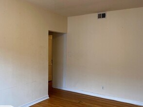 3038 W Wellington Ave in Chicago, IL - Building Photo - Building Photo