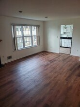 551 Clubhouse Ct in Union, NJ - Foto de edificio - Building Photo
