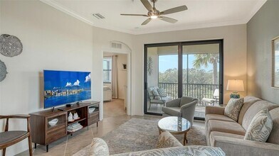 17510 Gawthrop Dr, Unit 308 in Bradenton, FL - Building Photo - Building Photo
