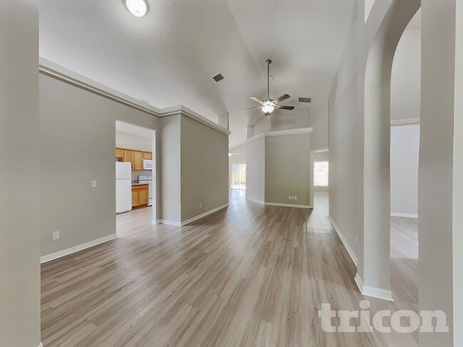 2143 Kaylas Ct, Unit 202 in Orlando, FL - Building Photo - Building Photo